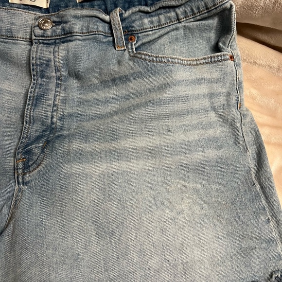 Jessica Simpson 22 Shorts - Picture 3 of 9